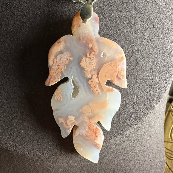 Pink/Cotton Candy Agate Leaf Pendant on Silver Copper Chain - Picture 7 of 10